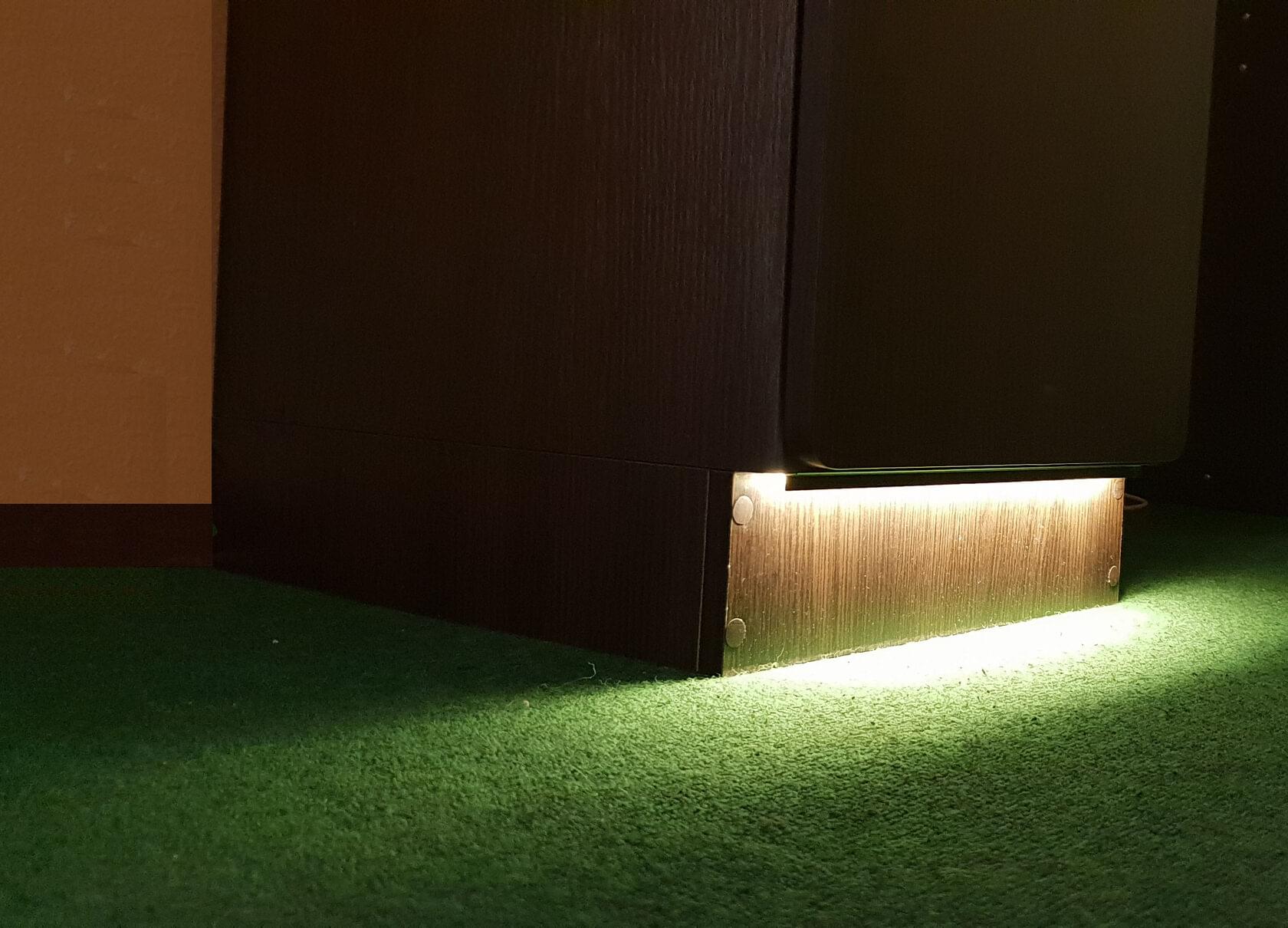 LED-подсветка деревянного шкафчика