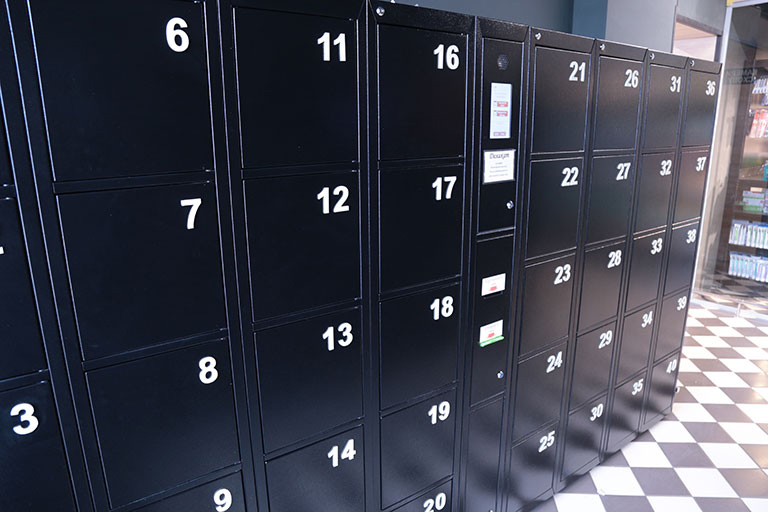 Shopping malls digitals lockers in supermarket/store Italy, Turin 2021