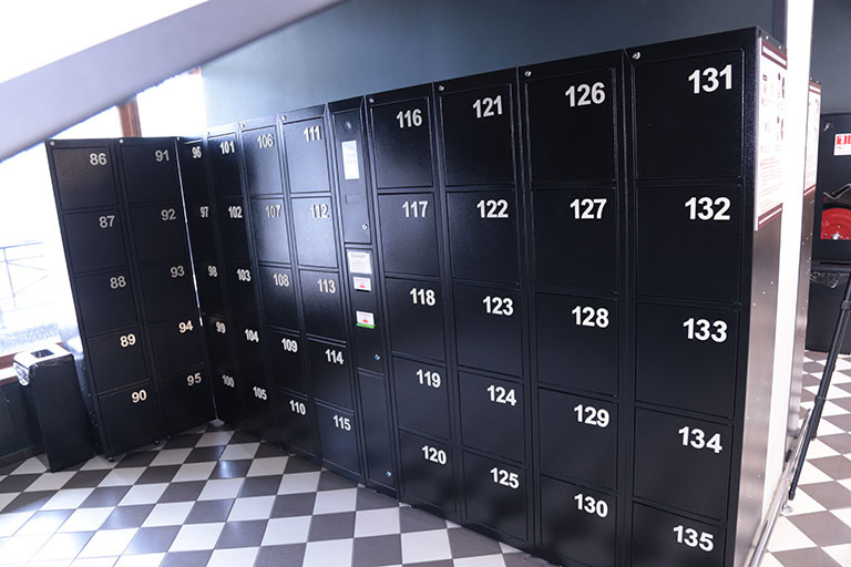 Shopping malls digitals lockers in supermarket/store Italy, Naples 2020