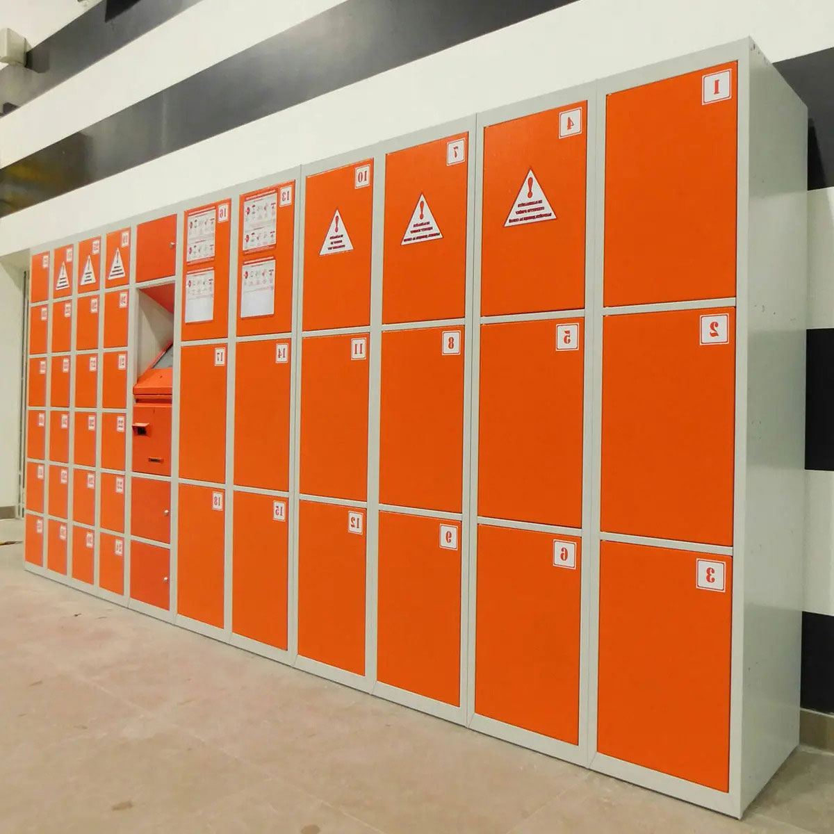 Automatic lockers for train stations and airports